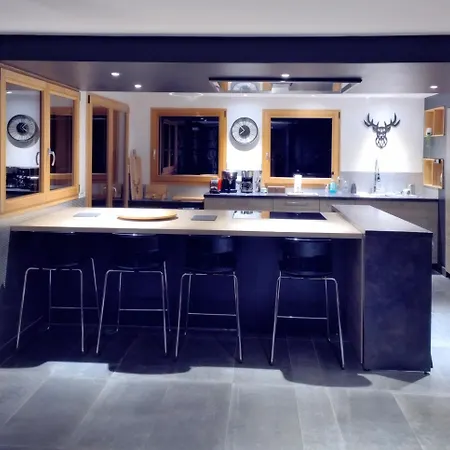 Alpesi faház Spacieux & *